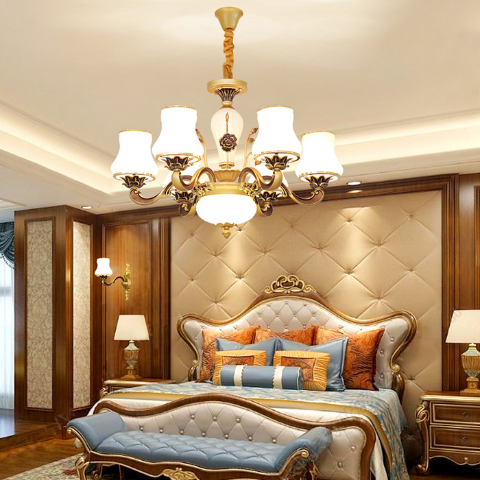 Đèn chùm nến thả trần thường được ưu ái sử dụng cho những phòng ngủ có thiết kế xa hoa, cổ điển