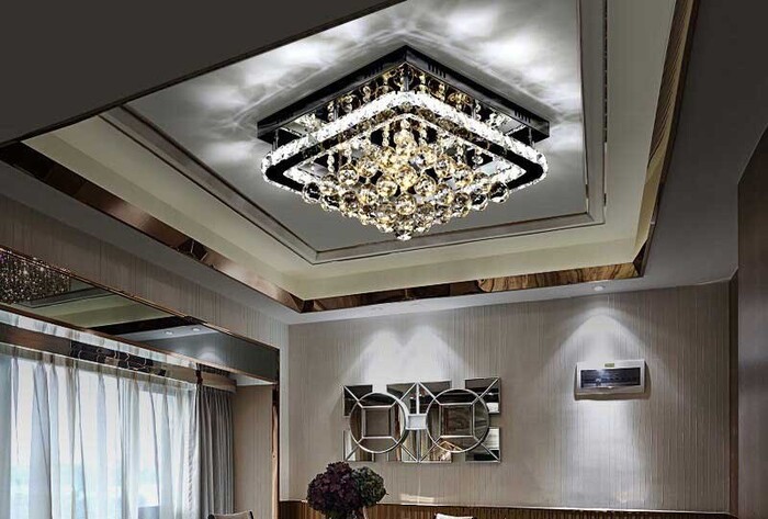 Đèn chùm pha lê phối đen âm trần thanh lịch với thiết kế hiện đại, sang trọng, đảm bảo cung cấp ánh sáng cho toàn bộ căn phòng